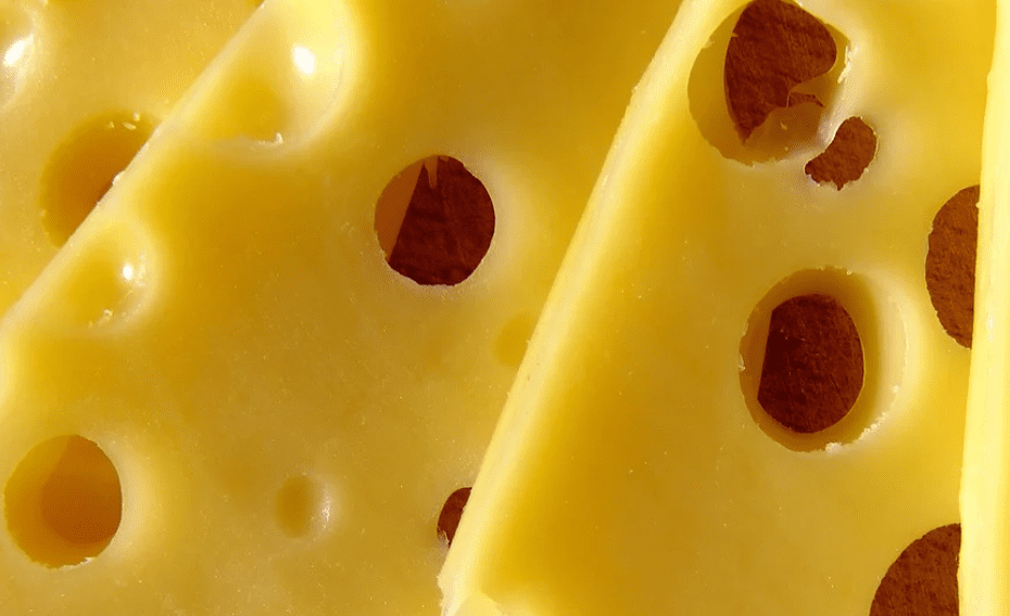 Warum sind Löcher im Käse
