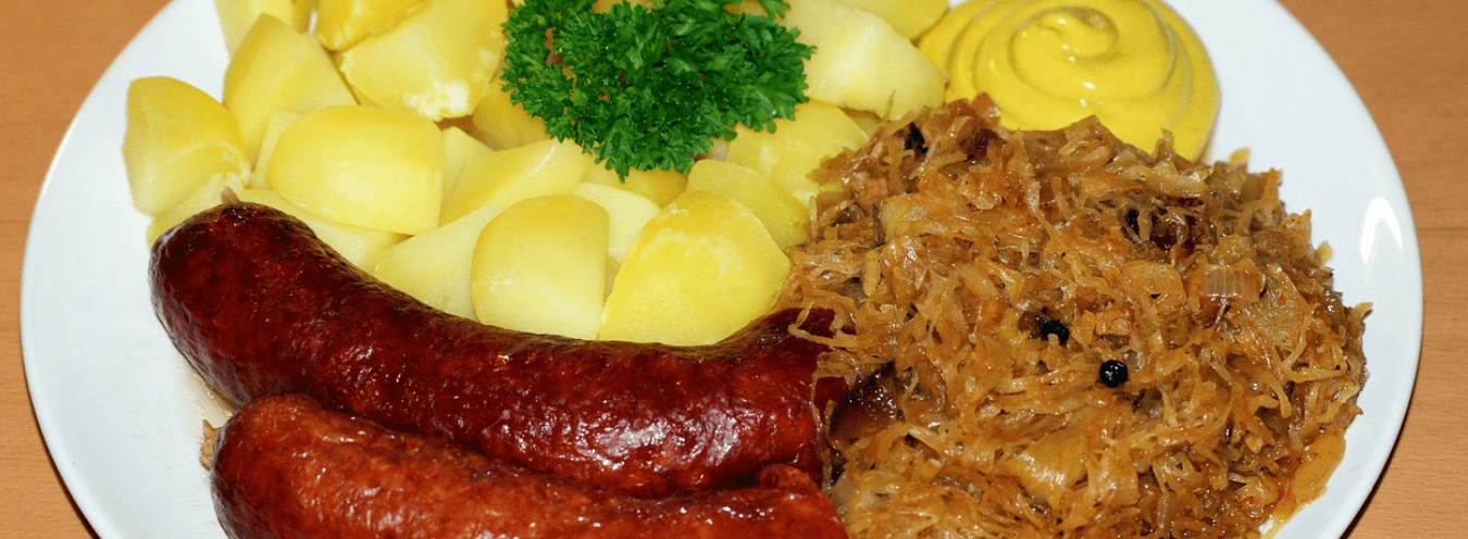 Wieviel Sauerkraut pro Person als Beilage servieren